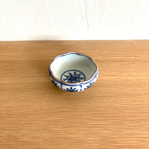京焼・清水焼】京都 水野春陽窯 染付 花 豆皿 珍味入れ 醤油入れ 京焼・清水焼】京都 水野春陽窯 染付 花 豆皿 珍味入れ 醤油入れ