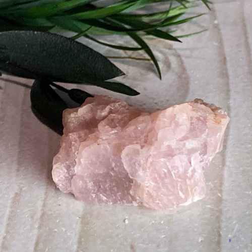 原石（スモーキーローズクォーツ） 原石（スモーキーローズクォーツ）