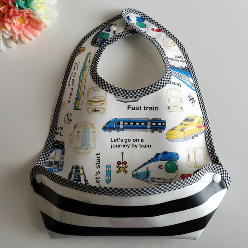 再販！2WAYお食事エプロン♪トレイン&ボーダー 新幹線 電車 男の子