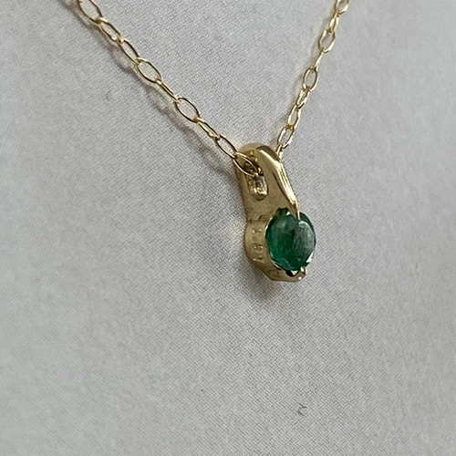 k18YG AU750 18金 天然エメラルド 0.07ct ネックレス ネックレス