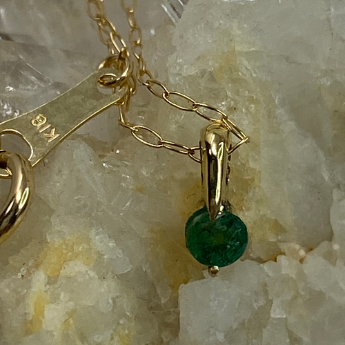 k18YG AU750 18金 天然エメラルド 0.07ct ネックレス ネックレス