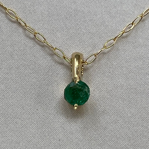 k18YG AU750 18金 天然エメラルド 0.07ct ネックレス ネックレス