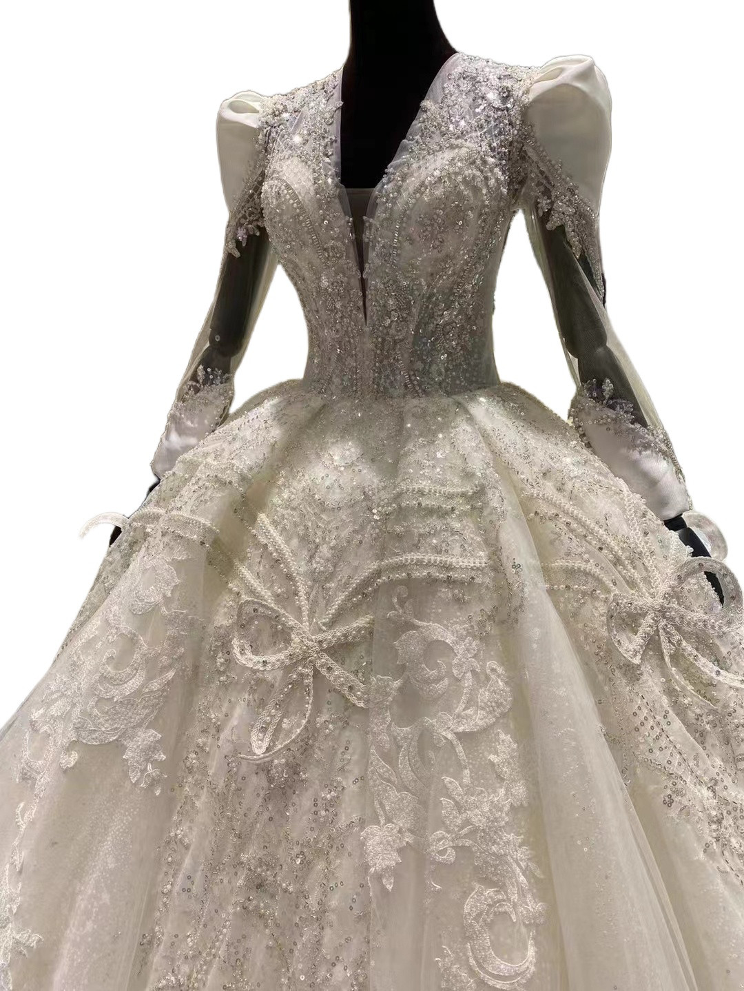 韓国風ビジューウエディングドレス キラキラ　グリッターチュール　豪華なトレーン　長袖　パフ　バックリボン