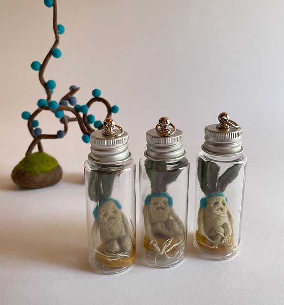 羊毛フェルトでつくったマンドラゴラのキーホルダー キーホルダー