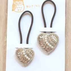 大人可愛い♡ ハート型　ビーズ刺繍　ヘアゴム　 親子でお揃い♪リンクコーデ　大小2個セット　スワロフスキーパール使用⭐︎ 5枚目の画像