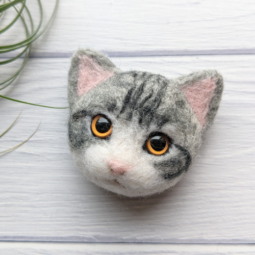 送料無料】羊毛ねこちゃんブローチ☆サバシロ☆猫☆ねこ ブローチ 