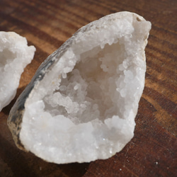 天然石ミニジオード1ぺア約62g(モロッコ産)約60×51×25mm 手のひらサイズ晶洞[geo-221122-01] 10枚目の画像