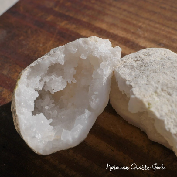 天然石ミニジオード1ぺア約62g(モロッコ産)約60×51×25mm 手のひらサイズ晶洞[geo-221122-01] 1枚目の画像