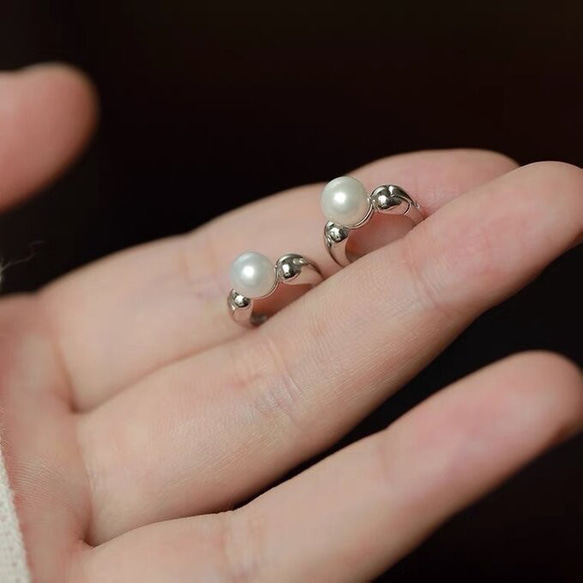 ピアス　フープピアス 一粒パール　パールピアス ミニフープピアス　シルバーキャッチレス　ワンタッチ　パールピアス　定番　 6枚目の画像