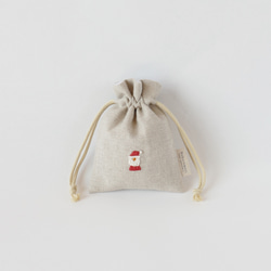 《名入れ》サンタさん＊リネンの手刺繍巾着ポーチ 2枚目の画像