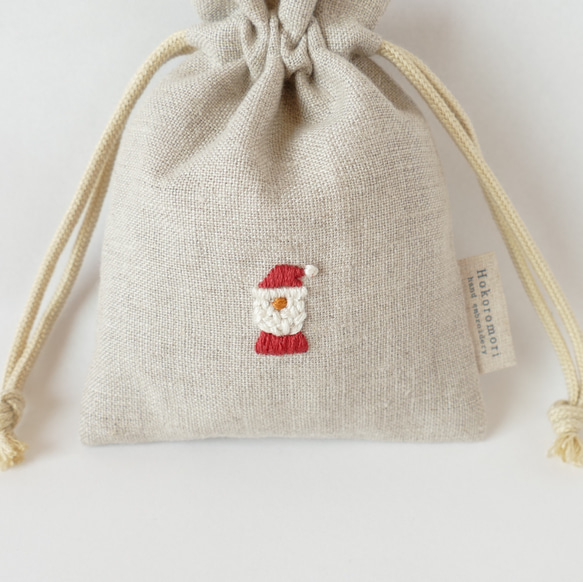 《名入れ》サンタさん＊リネンの手刺繍巾着ポーチ 12枚目の画像