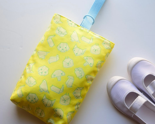 持ち手付き巾着袋  上靴入れ  昆虫図鑑柄×レモンイエロー 持ち手付き巾着袋 上靴入れ 昆虫図鑑柄×レモンイエロー 北欧シンプル無地】