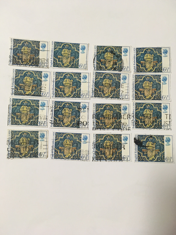 イギリス  クリスマスの切手16枚同柄 使用済 2枚目の画像