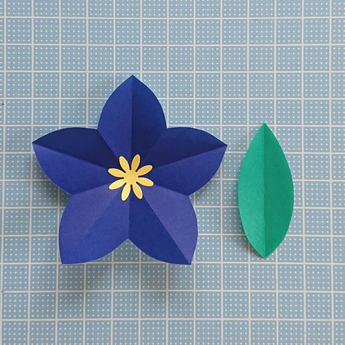 折り紙】桔梗の花セット │ 秋の壁面飾り お月見 敬老の日 ウォール