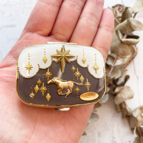 和桜のピルケース レジンハンドメイド ハンドメイドピルケース レジンピルケース 小物入れ 薬入れ - メルカリ