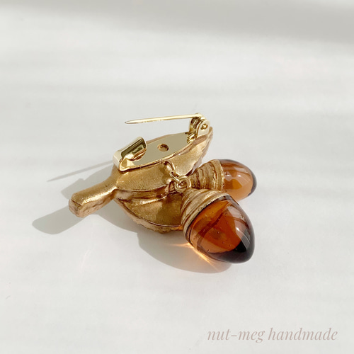 どんぐりのブローチ ブラウン ブローチ 空想雑貨店：nut-meg 通販
