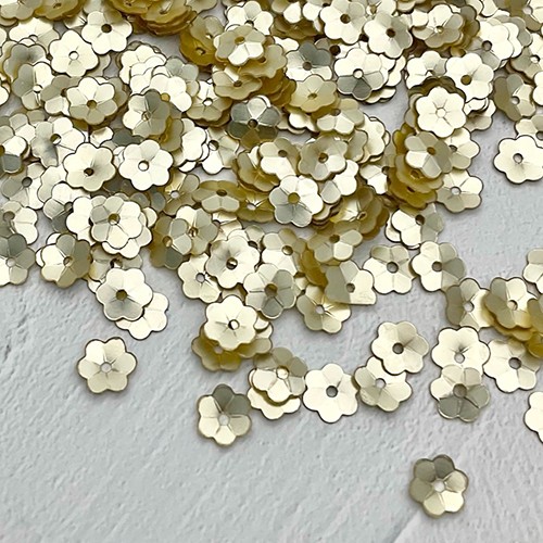 スパンコール☆6弁フラワー 5g 7mm ゴールド SP147-Gold ビーズ刺繍