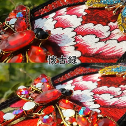 赤トンボと蝶と牡丹と蓮 刺繍 ラインストーン 花刺繍のタッセルストラップ付き デコ スマホケース エレガント レッド 赤 17枚目の画像