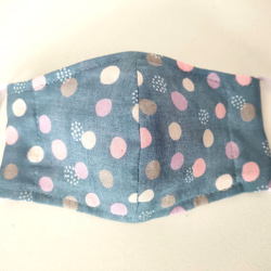 【KIDS】くすみ水色の水玉柄　ダブルガーゼマスク　フィルターポケット付き　こども（2才－中学生)サイズ 2枚目の画像