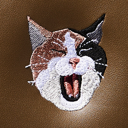 あくびする猫 ワンポイント スマホバッグ 刺繍 ポーチ 数量限定 6枚目の画像