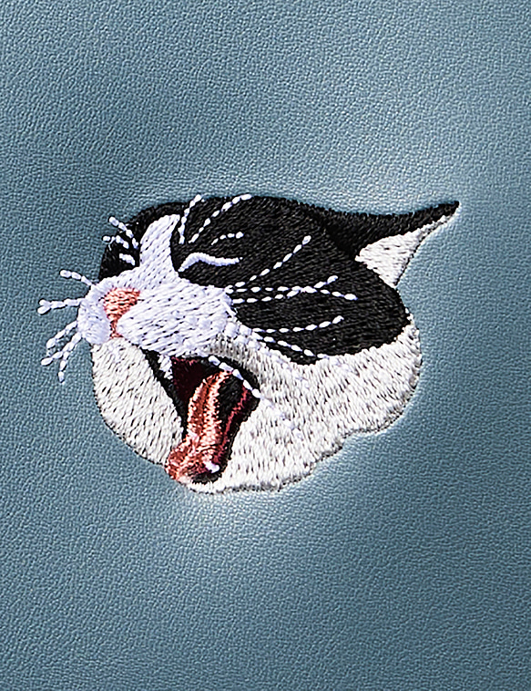 あくびする猫 ワンポイント スマホバッグ 刺繍 ポーチ 数量限定 4枚目の画像