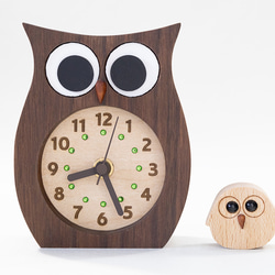 子ふくろうがついているふくろうの置き時計 2枚目の画像