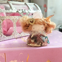 薔薇の妖精の棲むブーケのオルゴナイト その他人形 poem 通販 16602450