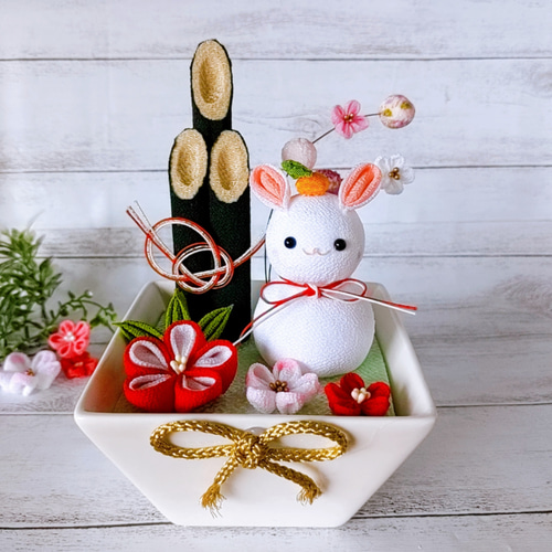SOLD】お正月飾り 鏡餅 うさぎ しめ縄 門松 つまみ細工 ちりめん細工