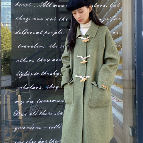 美しいニュアンスカラーのウール混ダッフルコート ゆったりシルエット 