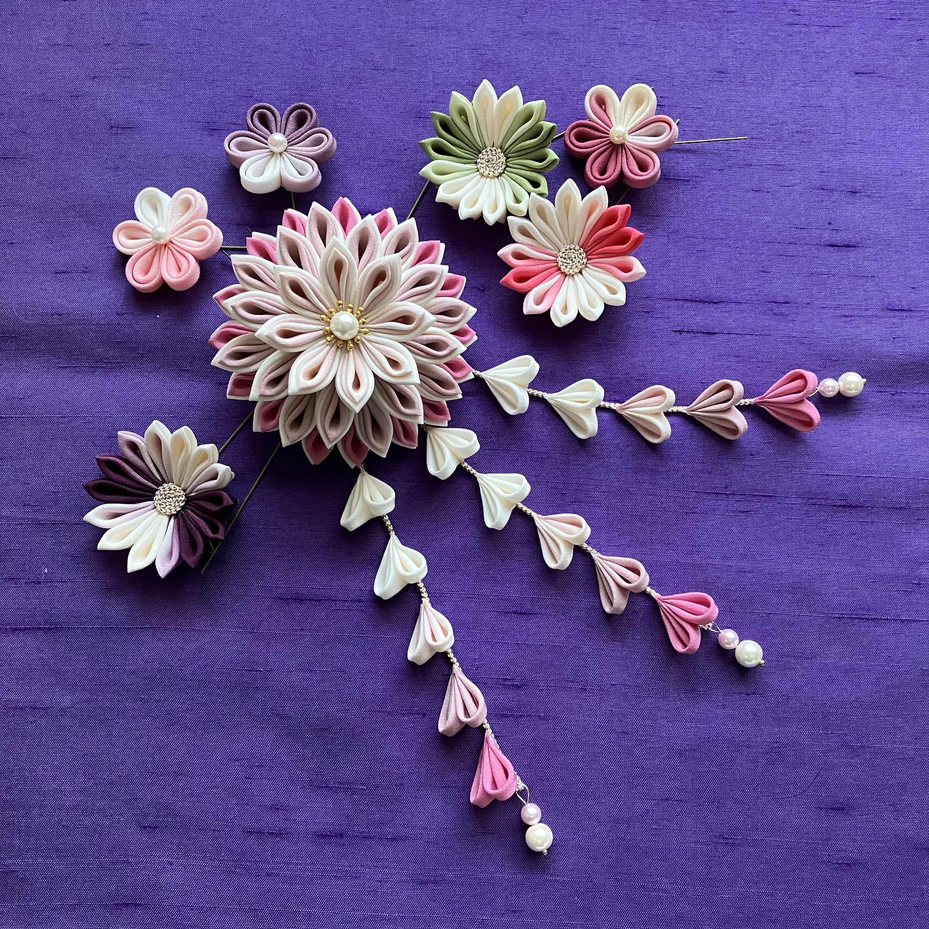 つまみ細工　ピンクの大輪菊と小花の髪飾り　成人式　七五三　卒業式
