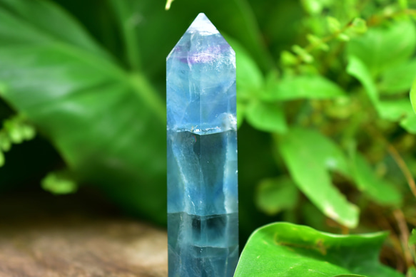 虹入りコントラスト☆フローライト原石ポイント s628 天然石 Funky