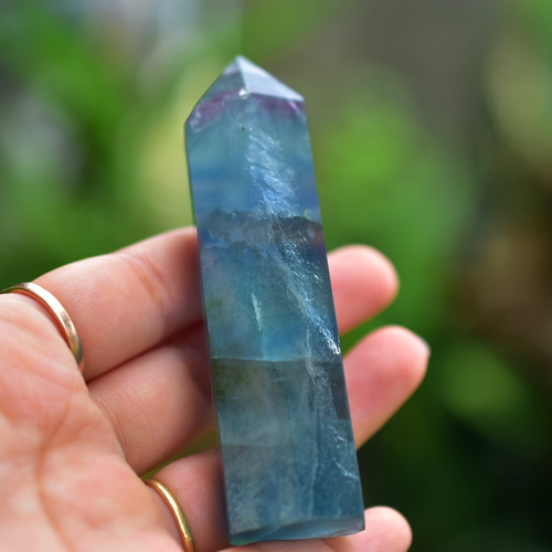 虹入りコントラスト☆フローライト原石ポイント s628 天然石 Funky