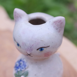 花束を持った白猫   ミニ花瓶  一輪挿し 4枚目の画像