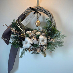 　white gray wreath 3枚目の画像