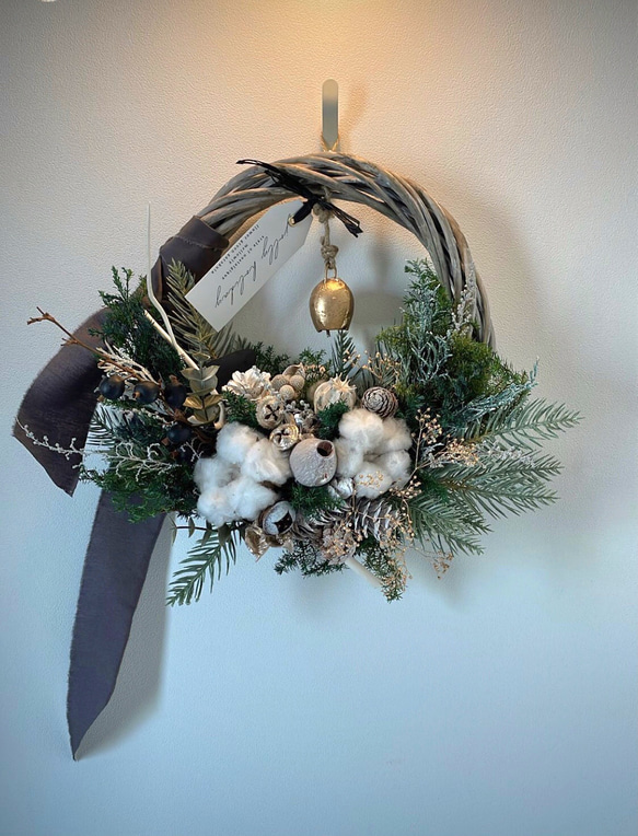 　white gray wreath 3枚目の画像