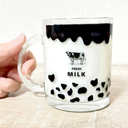 《牛乳を注ぐと牛柄が浮かぶ》牛柄 牛 マグカップ  【 マグカップ ミルク 牛 牛柄  アニマル  可愛い マグカップ】 3枚目の画像