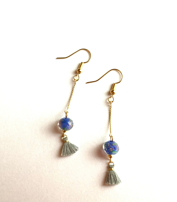 台湾風ミニフリンジとブルーガラスのピアス 9枚目の画像