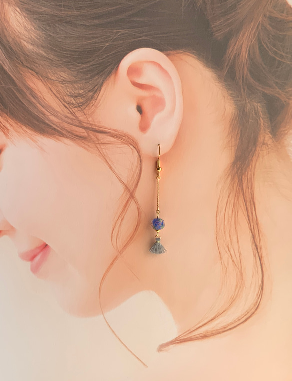 台湾風ミニフリンジとブルーガラスのピアス 5枚目の画像