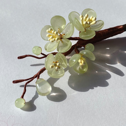翡翠風緑萼梅のかんざし 1枚目の画像