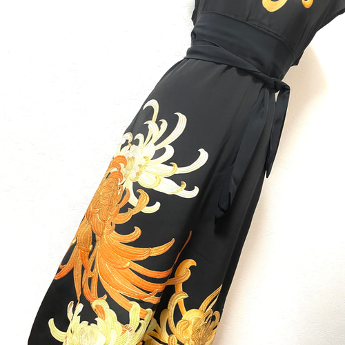 正絹 菊刺繍 花々 留袖リメイクドレス 送料無料 着物 リメイク 留袖 正絹 菊 刺繍 豪華 シルクロング