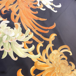 送料無料 着物 リメイク 留袖 正絹 菊 刺繍 豪華 シルクロングワンピース ドレス 華やか ハンドメイド 2枚目の画像