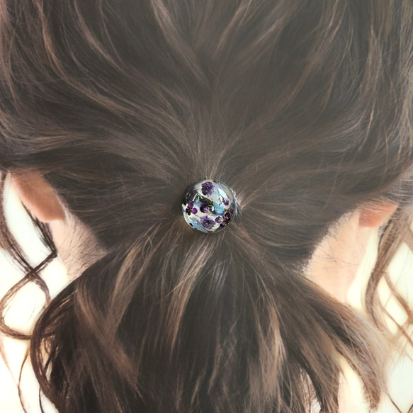 オパライトと紫花のあめ玉ヘアゴムmarry.c's handmadeaccessory 3枚目の画像