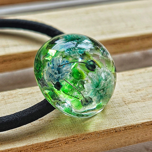 琉球ガラス入り～*グリーンの色彩あめ玉ヘアゴムmarry.c's