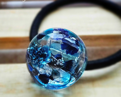 琉球ガラス　ヘアゴム  ペア 琉球ガラス入り～*ブルーの色彩あめ玉ヘアゴムmarry.c's