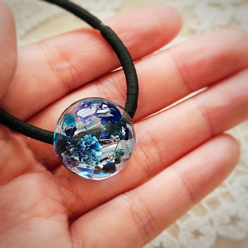 琉球ガラス入り～*ブルーの色彩あめ玉ヘアゴムmarry.c's