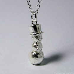 帽子をかぶった雪だるまの ペンダント / Snowman wear the Hat Pendant 2枚目の画像