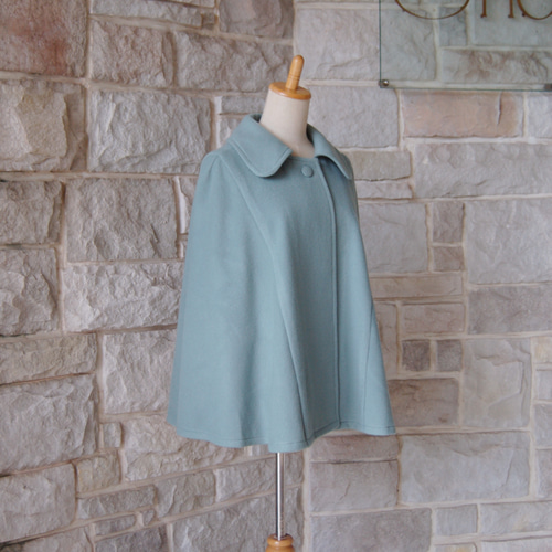 EMBAカシミヤ１００％ ケープ風ドルマンスリーブコート裏ペーズリー　ネイビー カシミヤ100％ 毛皮 ブルーフォックスケープ | かぜとゆきオンライン