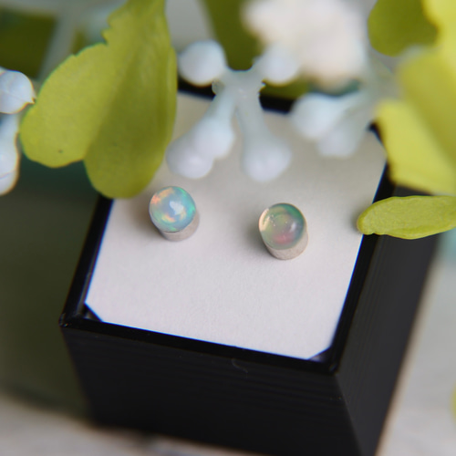 3㎜ エチオピアオパール マグネットピアス イヤリング