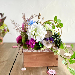 2WAY　マムと蘭の和風アレンジS　アーティフィシャルフラワー　造花　ナチュラル木製ボックス　和モダン　敬老の日　還暦祝 4枚目の画像