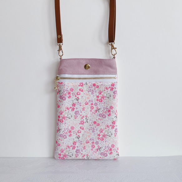 スマホショルダー パンダ×花柄ピンク/スマホポシェット スマホポーチ/合皮ショルダーストラップ 長さ調節可能◎ 3枚目の画像